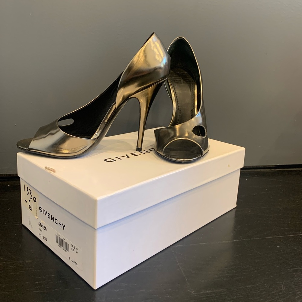 Gorgeous Givenchy Platinum Heels- Perfect for the holidays!